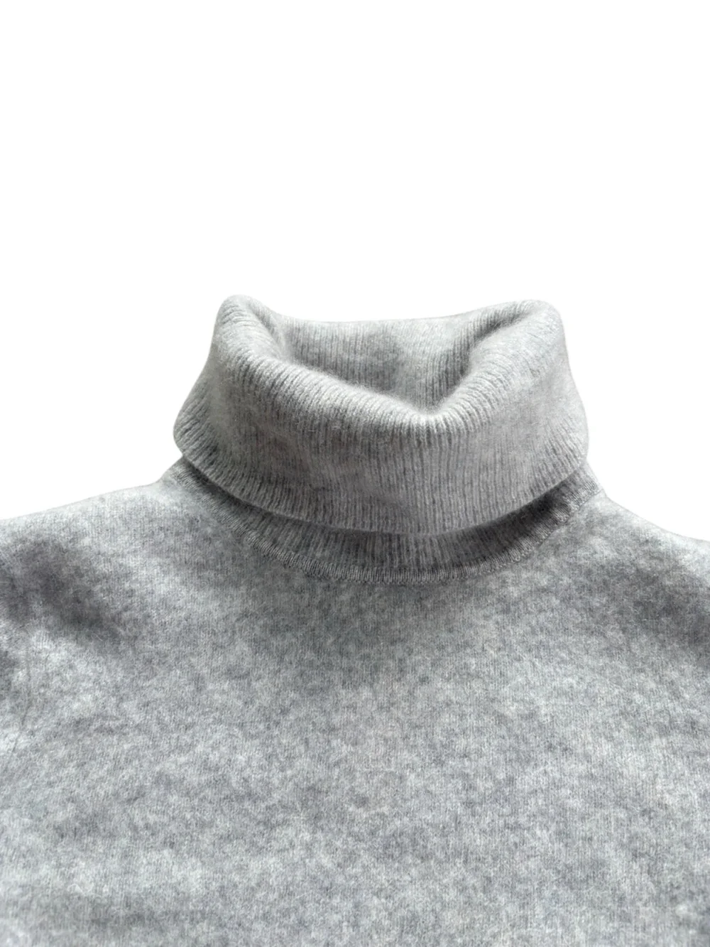 Tahari 100% Cashmere Cropped Shrunken Turtleneck Sweater Y2K Soft Girl - Picture 4 of 8